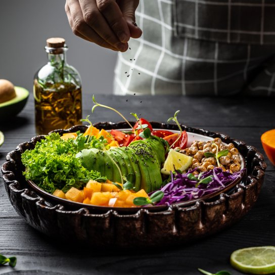 Вегетаріанський кіноа-боул