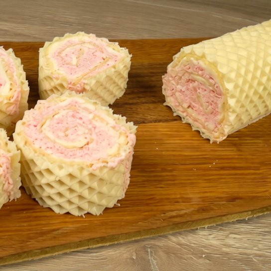 Рулет з крабовими паличками