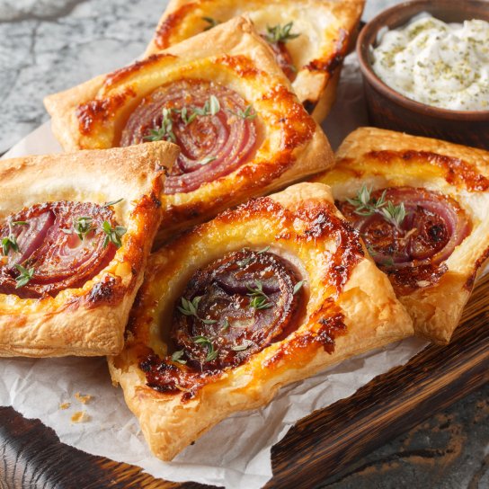 Перевернутий пиріг із цибулею