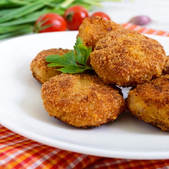 Котлети із сосисок та сиру