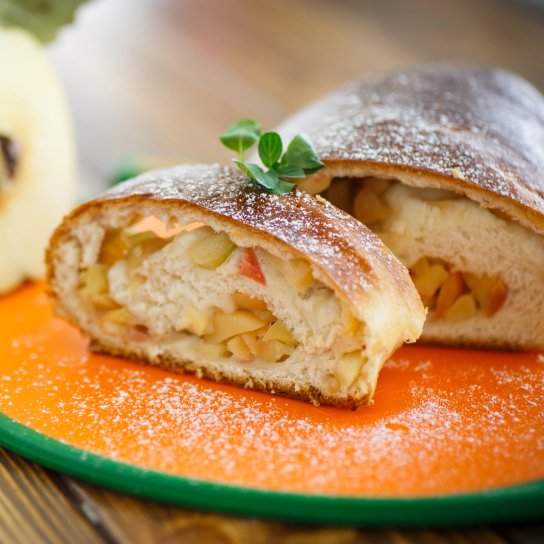 Лінивий яблучний рулет