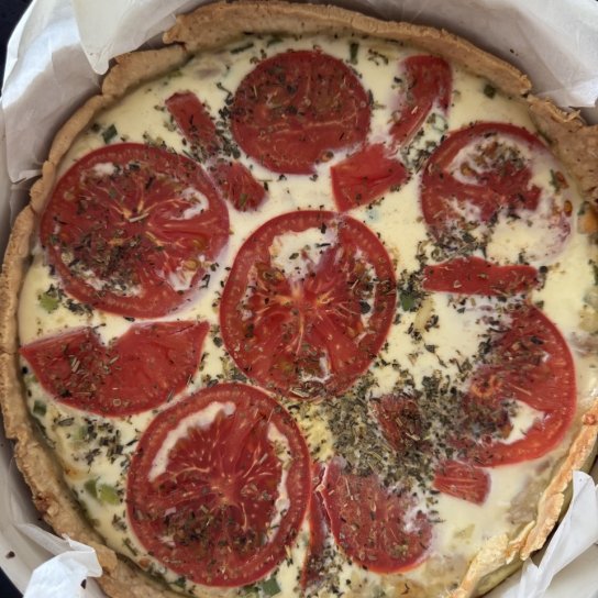 Кіш із тунця та сиру