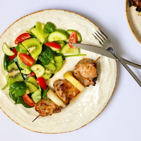 Швидкий шашлик зі свинини в маринаді з ківі