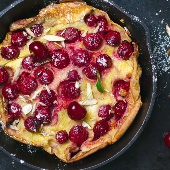 Фінський млинець із вишнею