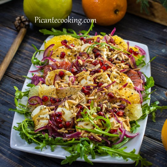 Закуска з моцарели та цитрусових