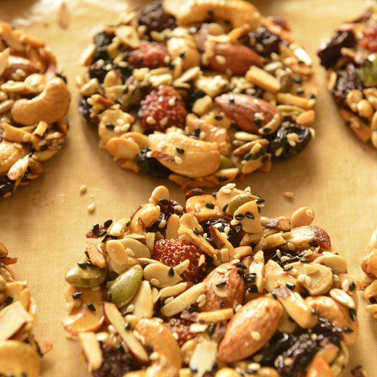 Печиво з мигдалем, корицею та насінням