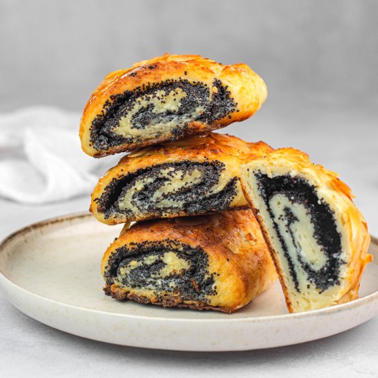 Сирні булочки з маком