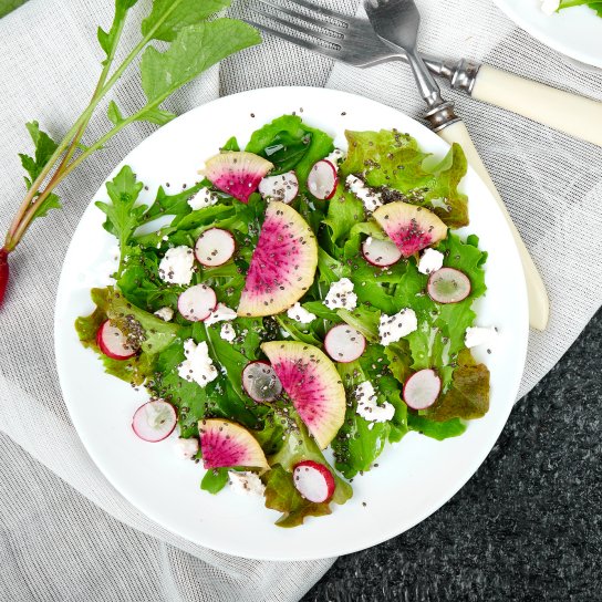 Салат з редискою та кавуном