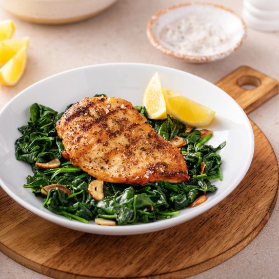 Курячі стейки зі шпинатом