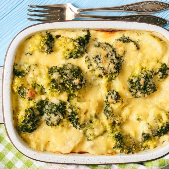 Запечена броколі з фаршем та сиром