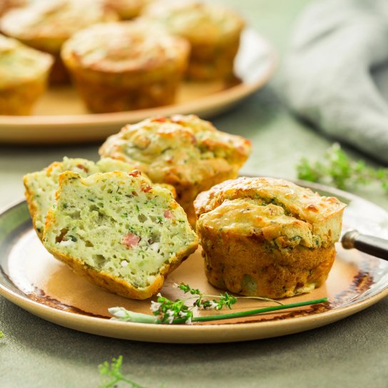 Солоні мафіни з кабачками, беконом та сиром