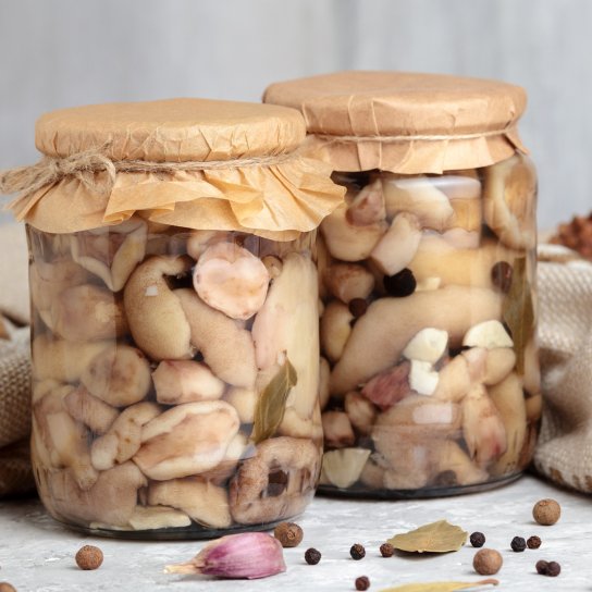 Мариновані маслюки із часником