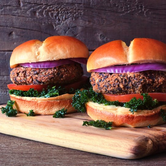 Бургер із чорною квасолею