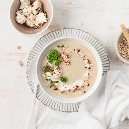 Суп-пюре з цвітної капусти та шпинату