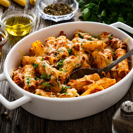 Запечені макарони з сиром та фаршем