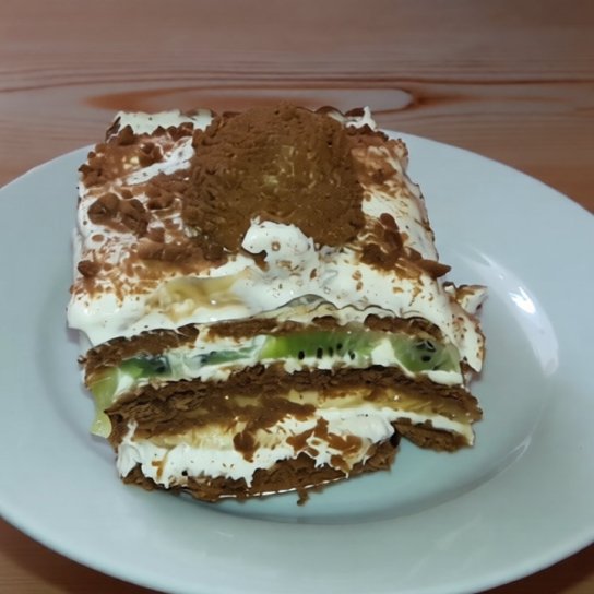 Торт з печива, бананів, ківі