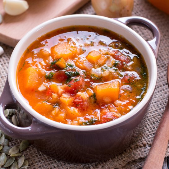 Зимовий суп мінестроне