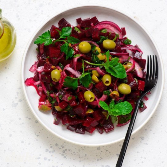 Буряк із овочевою сальсою