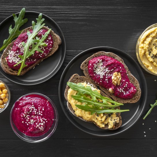 Бурякова паста з волоськими горіхами