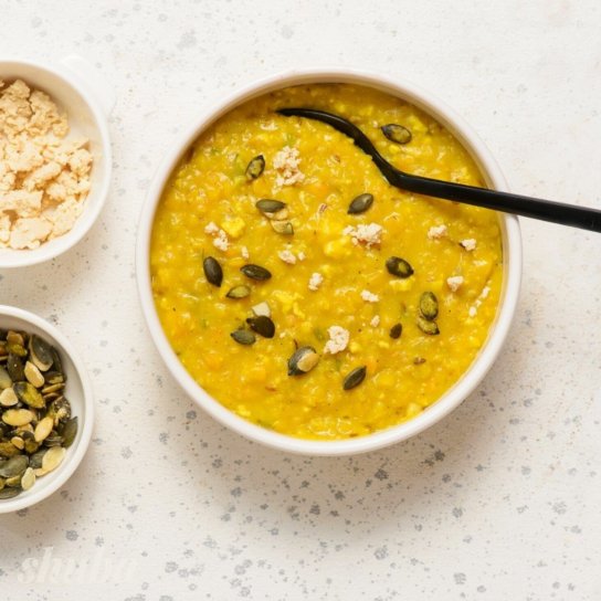 Білковий сніданок із сочевицею і вівсянкою