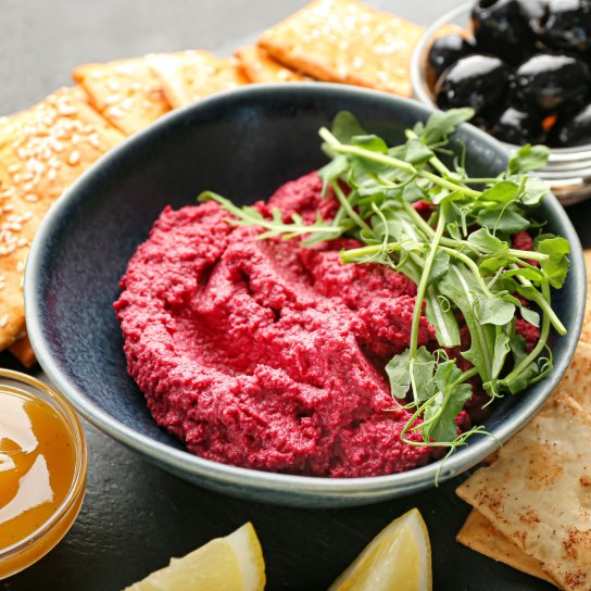 Сирна намазка з буряком та фетою