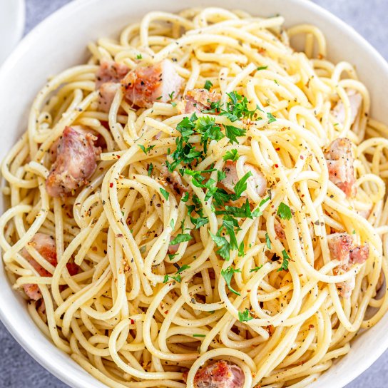 Макарони по-флотськи з куркою і сиром