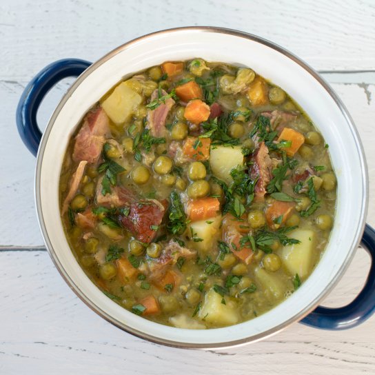 Гороховий суп зі свининою та реберцями