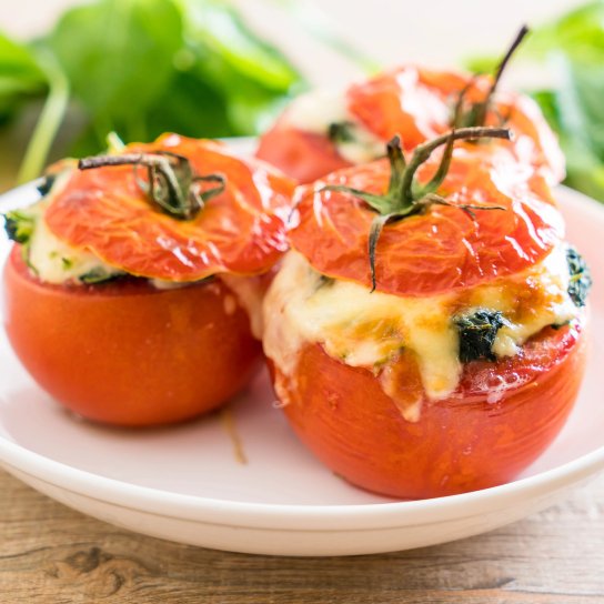 Омлет у помідорах