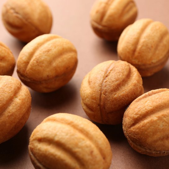 Горішки з червоною ікрою