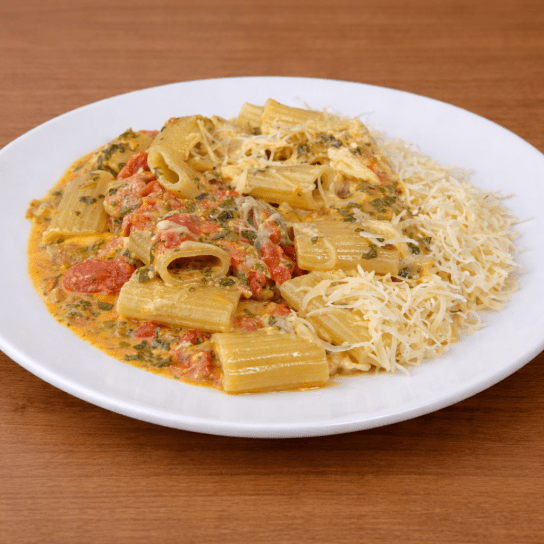 Паста з м’ясом і овочами