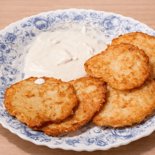 Деруни з цибулею