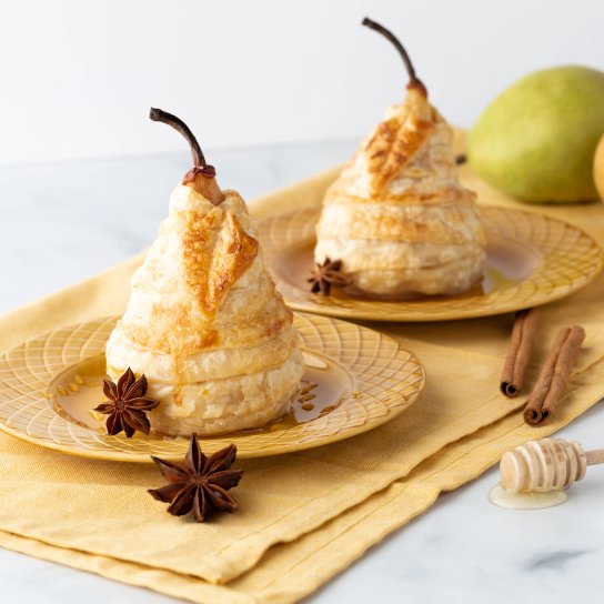 Груші з сиром брі в листковому тісті
