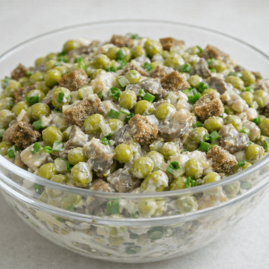 Салат з шампіньйонами та сухариками