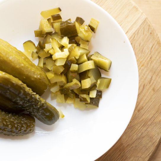 Мариновані огірки кубиками