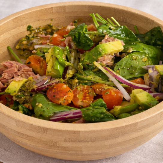 Салат з кіноа і шпинатом