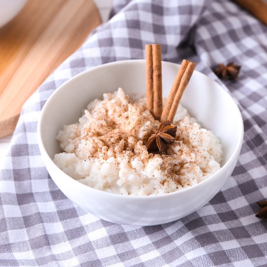 Рисова каша з медом та молоком