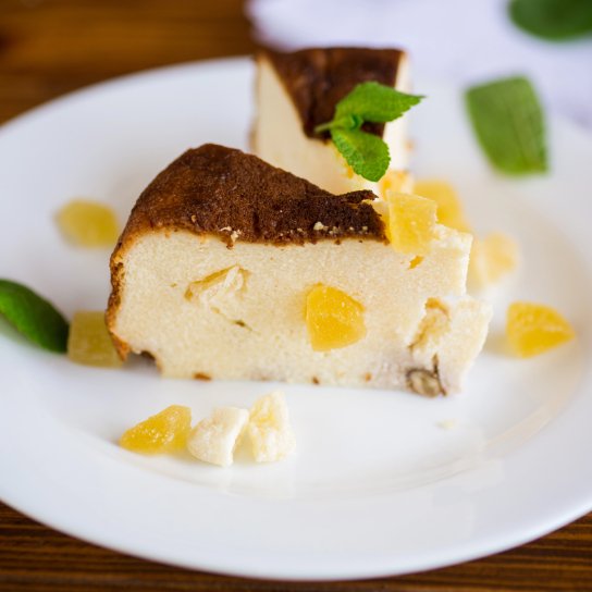 Сирний десерт з цукатами