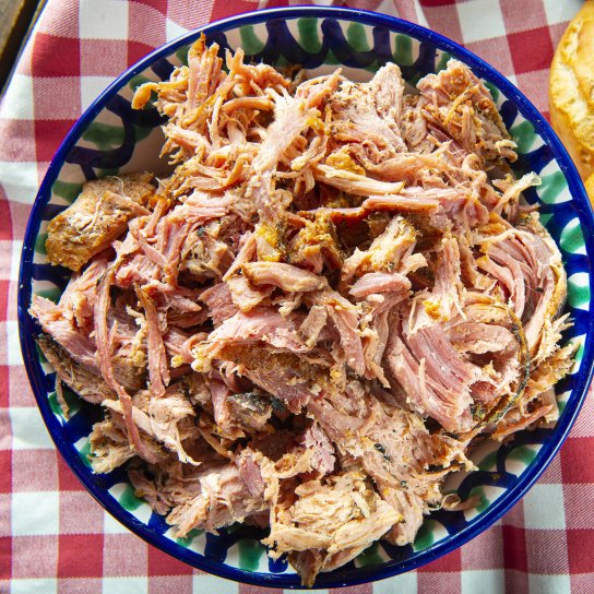 Рвана свинина з овочами та апельсиновим соком