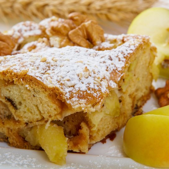 Яблучний пиріг з горіхами