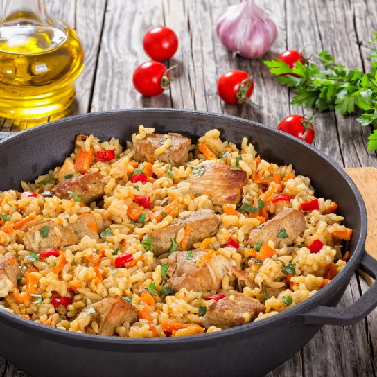 Пшенична каша з м'ясом і овочами