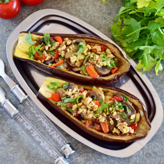 Баклажани, фаршировані грибами