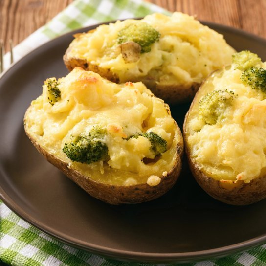 Двічі запечена фарширована картопля