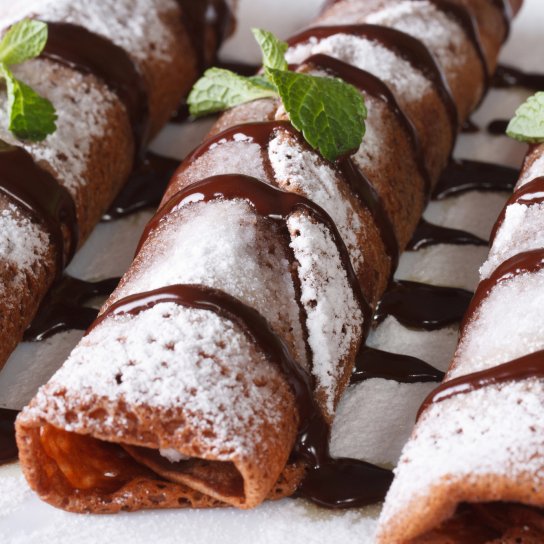 Шоколадні млинці з кремом матча