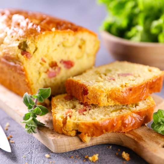 Кабачковий хліб з шинкою та сиром
