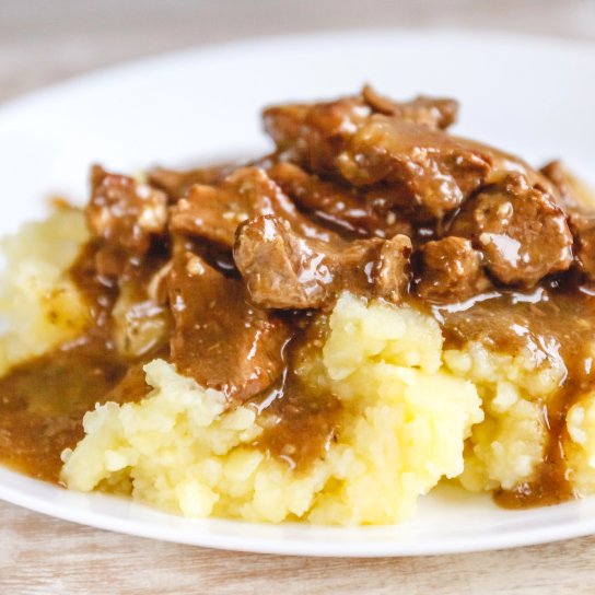 Картопляне пюре з класичним м’ясним соусом