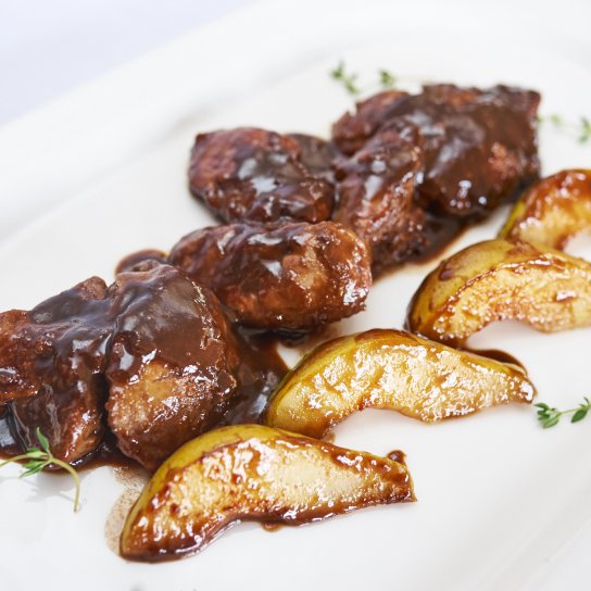 Куряча печінка з грушами