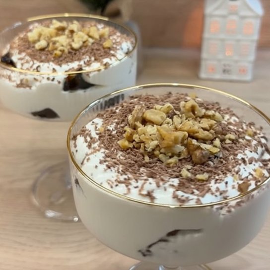 Чорнослив у сметані