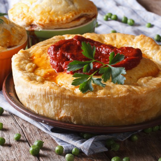 Кіш із куркою, капустою і грибами