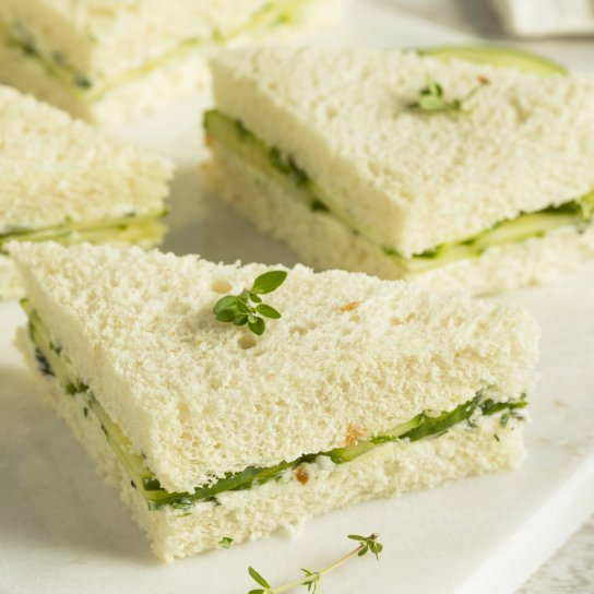 Сендвіч з огірковою намазкою