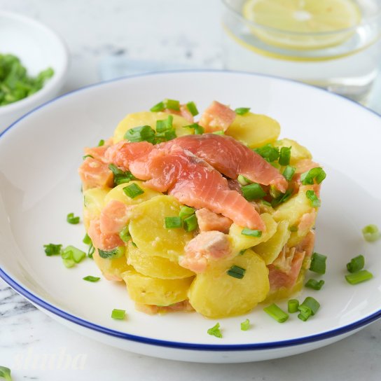 Картопляний салат із слабосоленою горбушею